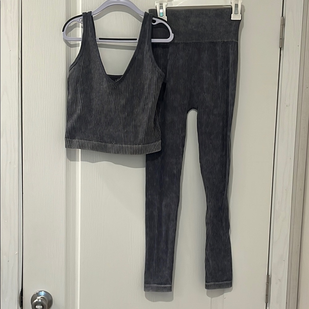 Aura Gray Women's Ribbed Pants & Top Set